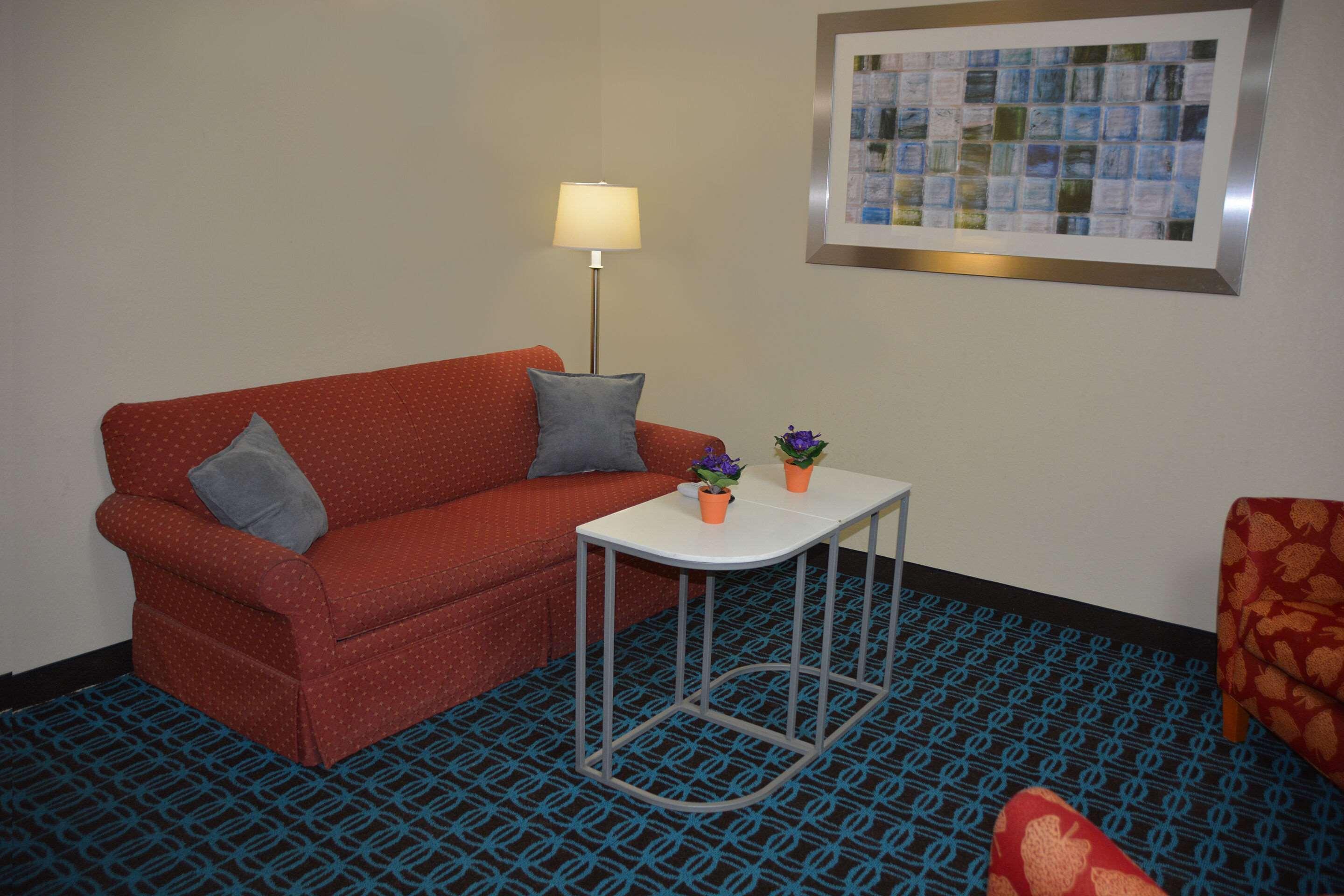 Quality Inn & Suites Dublin Exterior photo