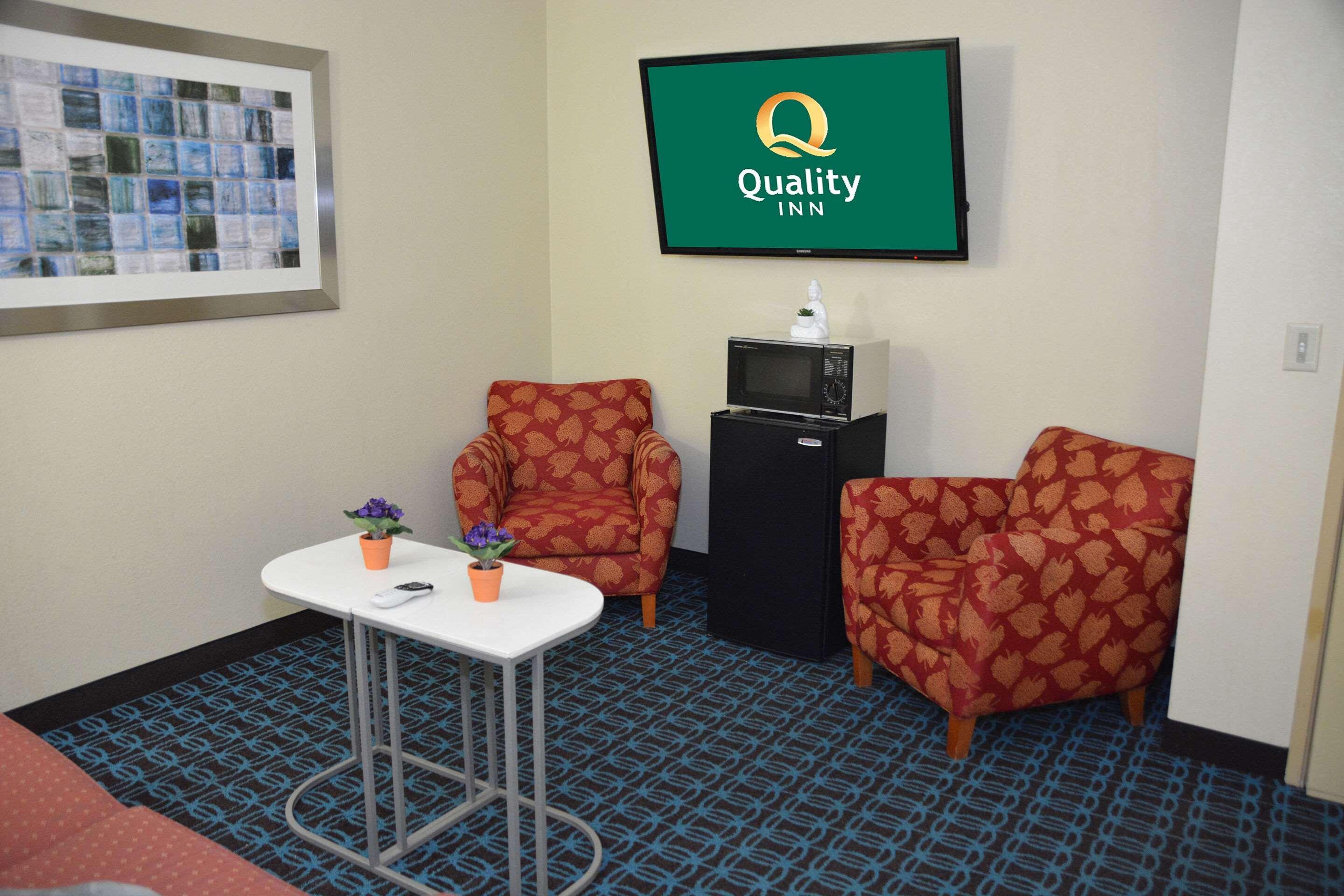 Quality Inn & Suites Dublin Exterior photo
